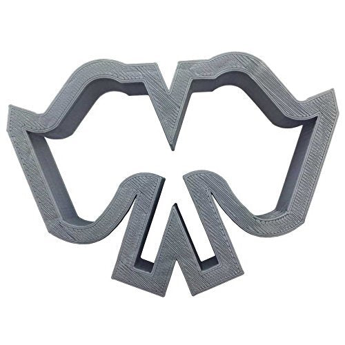 checkered flag cookie cutter, racing cookie cutter, NASCAR party dessert tool, plastic cookie cutter flags
