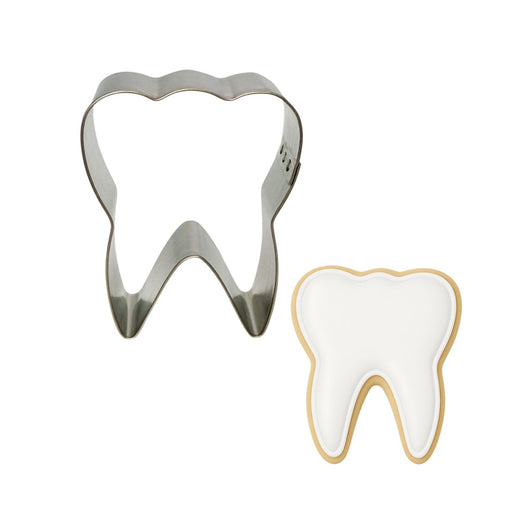 Tooth 3 in  B2021